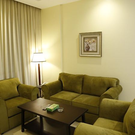 Flora Hotel Suite 2 فلورا2 للشقق المخدومة ริยาดห์ ภายนอก รูปภาพ