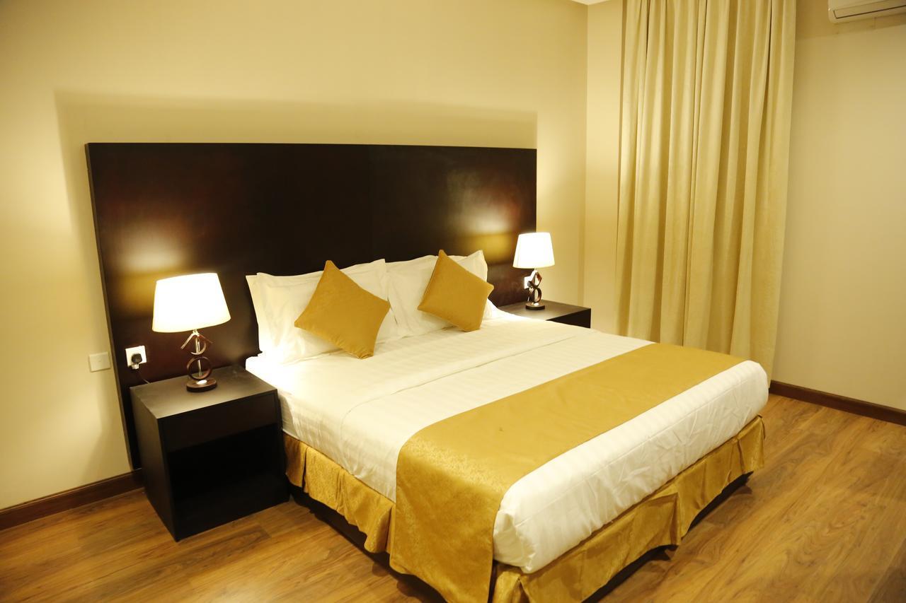 Flora Hotel Suite 2 فلورا2 للشقق المخدومة ริยาดห์ ภายนอก รูปภาพ