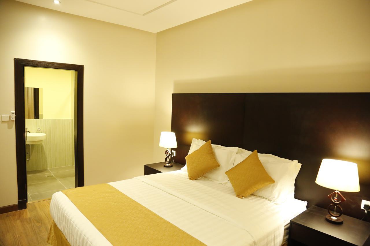 Flora Hotel Suite 2 فلورا2 للشقق المخدومة ริยาดห์ ภายนอก รูปภาพ