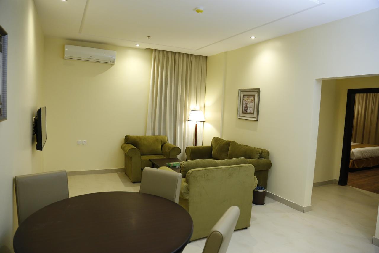 Flora Hotel Suite 2 فلورا2 للشقق المخدومة ริยาดห์ ภายนอก รูปภาพ