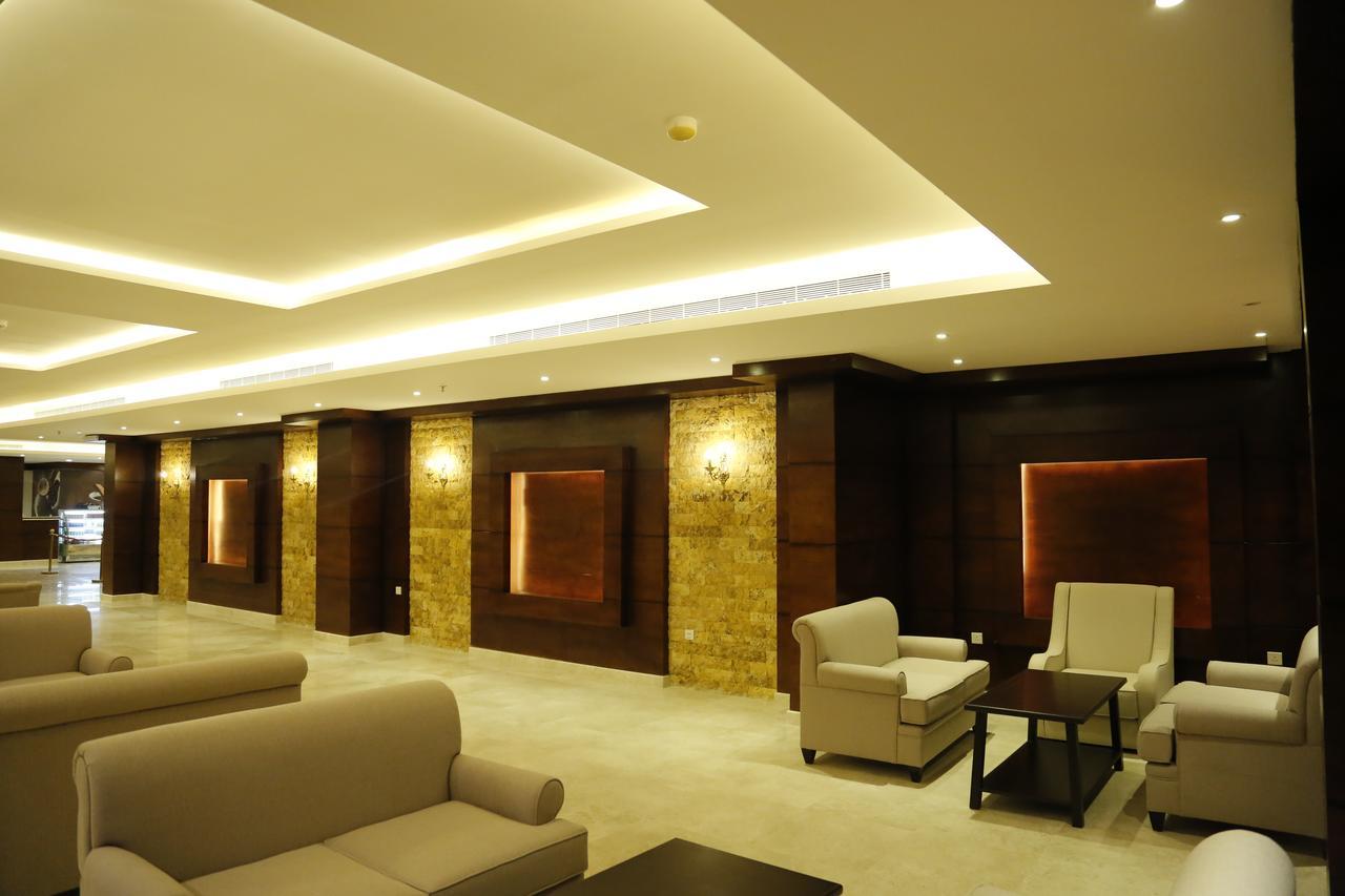 Flora Hotel Suite 2 فلورا2 للشقق المخدومة ริยาดห์ ภายนอก รูปภาพ
